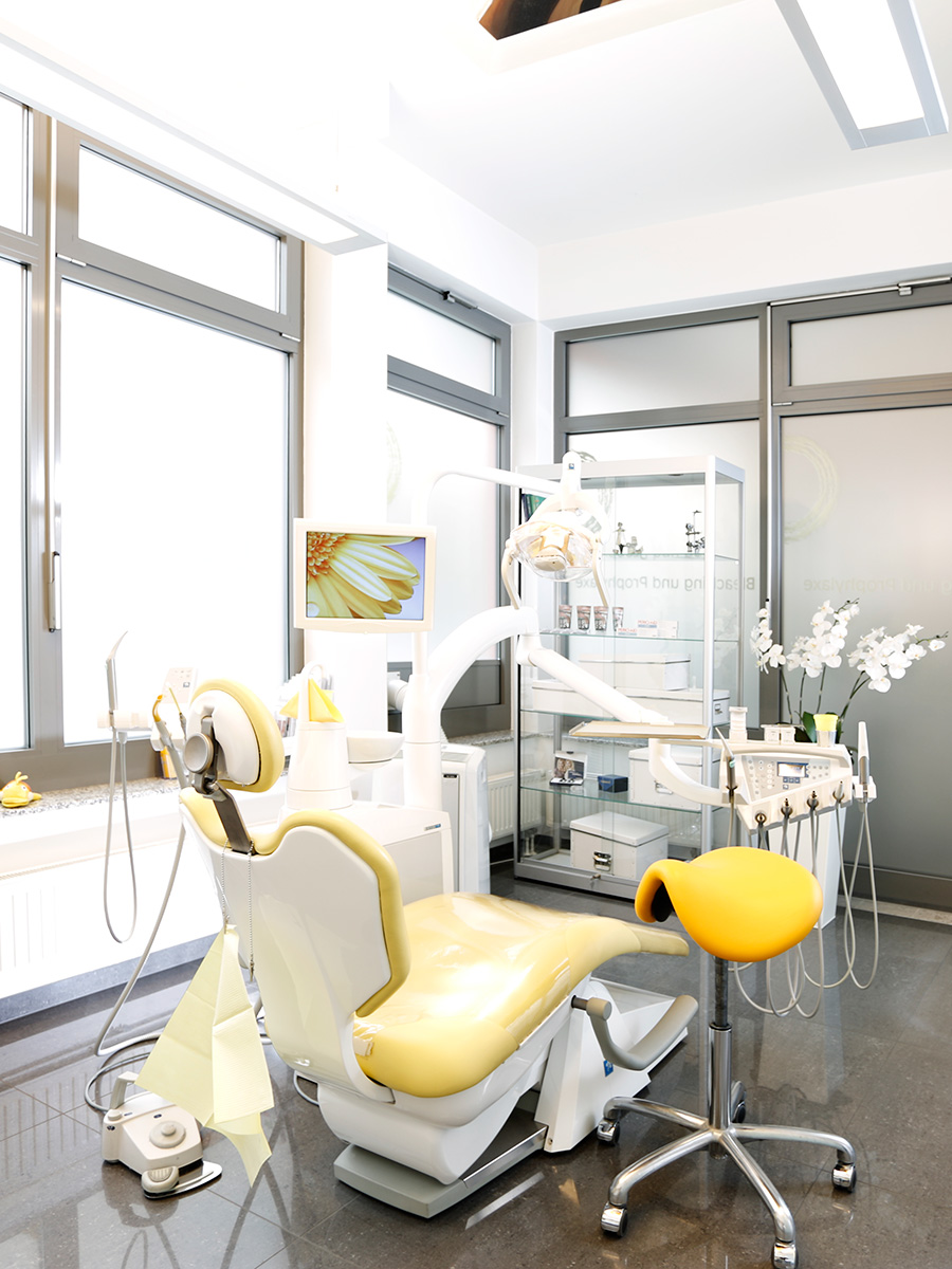 Bild zu Zahnarzt Bad Soden - Moderne Praxisräume von Dr. Perty & Tuschen