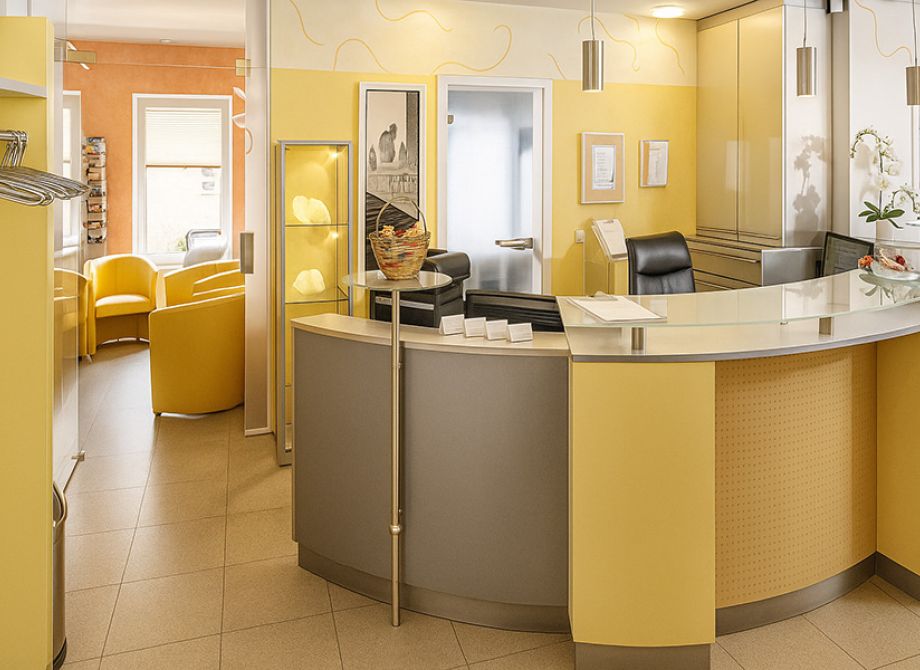Bild zu Empfang & Anmeldung in der Zahnarztpraxis Dr. Petry & Tuschen in Bad Soden